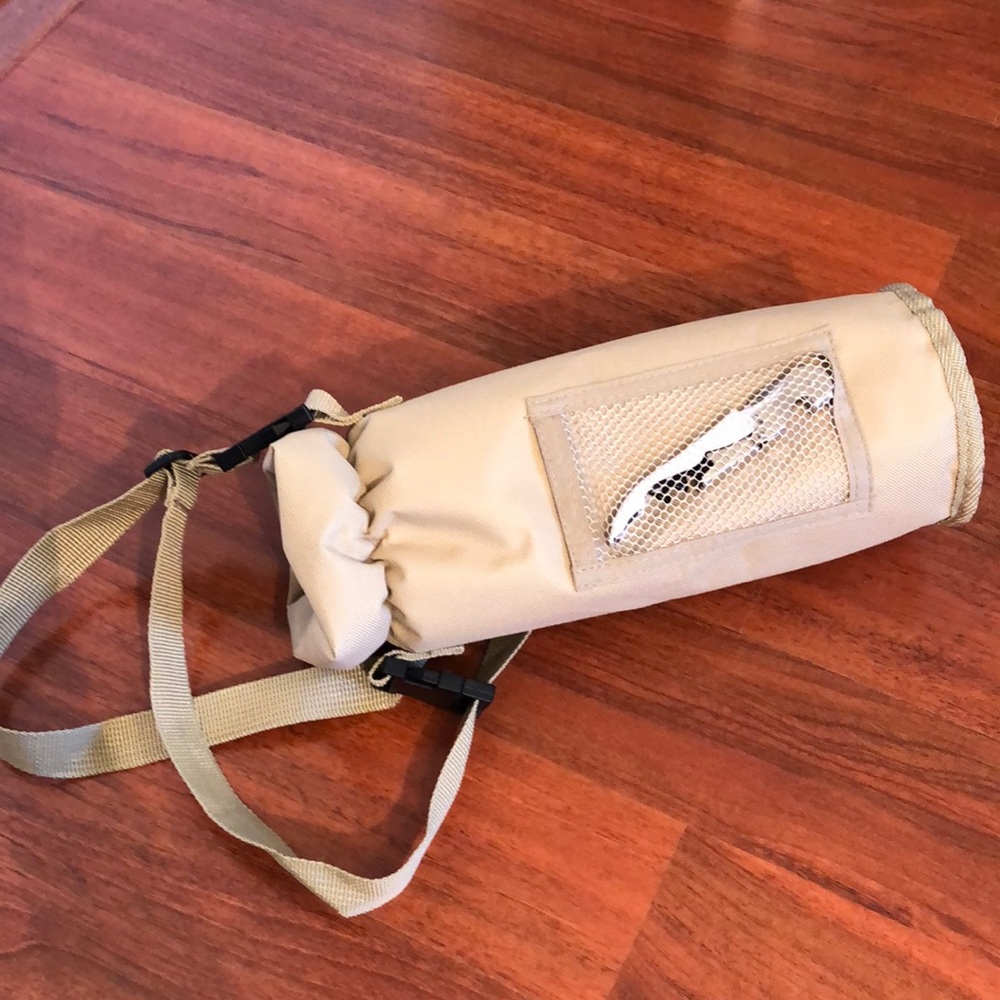Cooler bag for wine bottles with adjustable strap